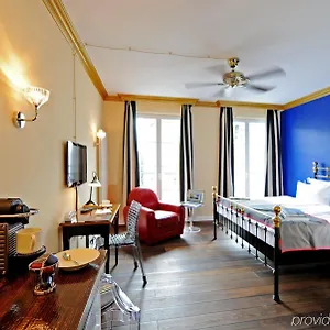 https://hotel-the-dude.find-berlin-hotels.com